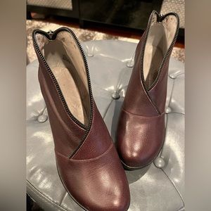 3/$25 Jambu Maroon Sz 11 Leather Wedge Zipper Detail Ankle Boot